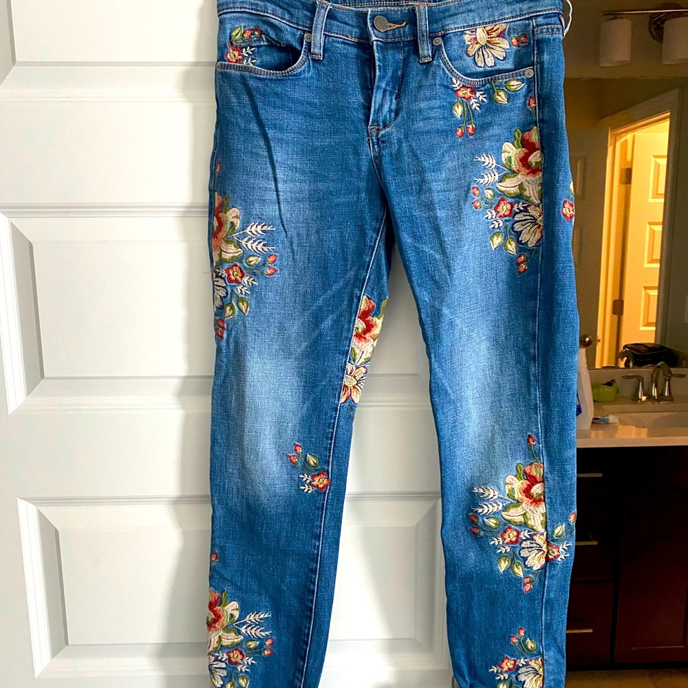 cropped BlankNYC flower jeans